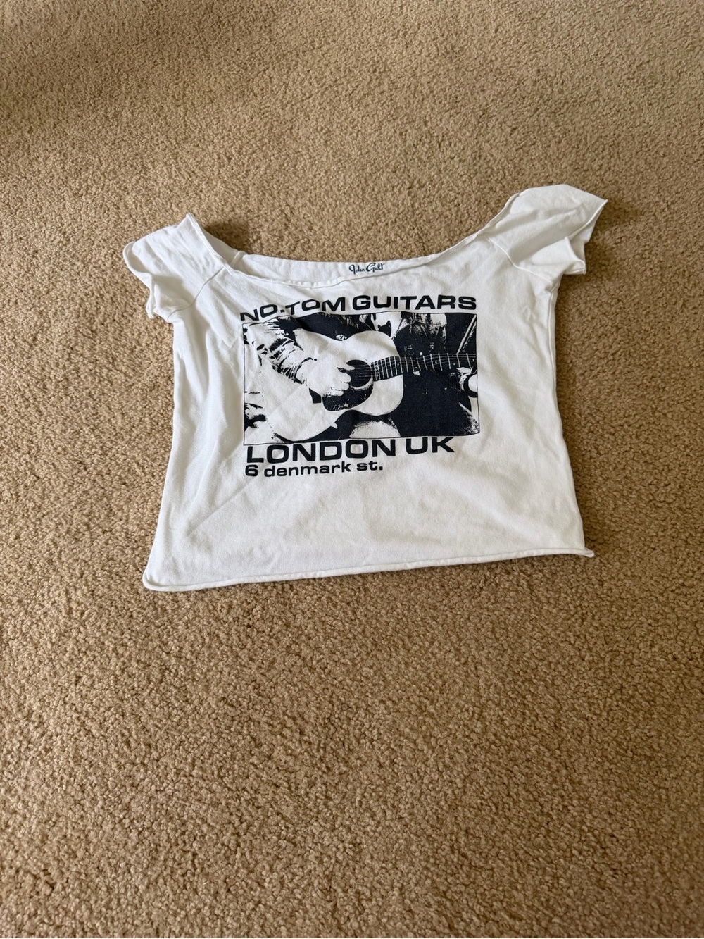 Brandy Melville White Graphic Off-Shoulder Crop Tee small stains you can’t see